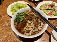 牛肉面-清真吴记门钉肉饼·喜多利