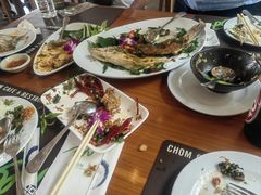 -Chom Cafe and Restaurant