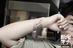 -鬼手纹身小鬼店