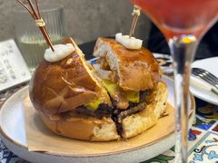 -LESCEDARS Brasserie Bistro香柏树