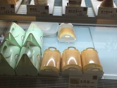 -顶东面包花园·生日蛋糕(世博店)