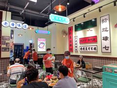 大堂-何妹湿辣牛肉·粤式烧烤砂煲(桂雅路店)
