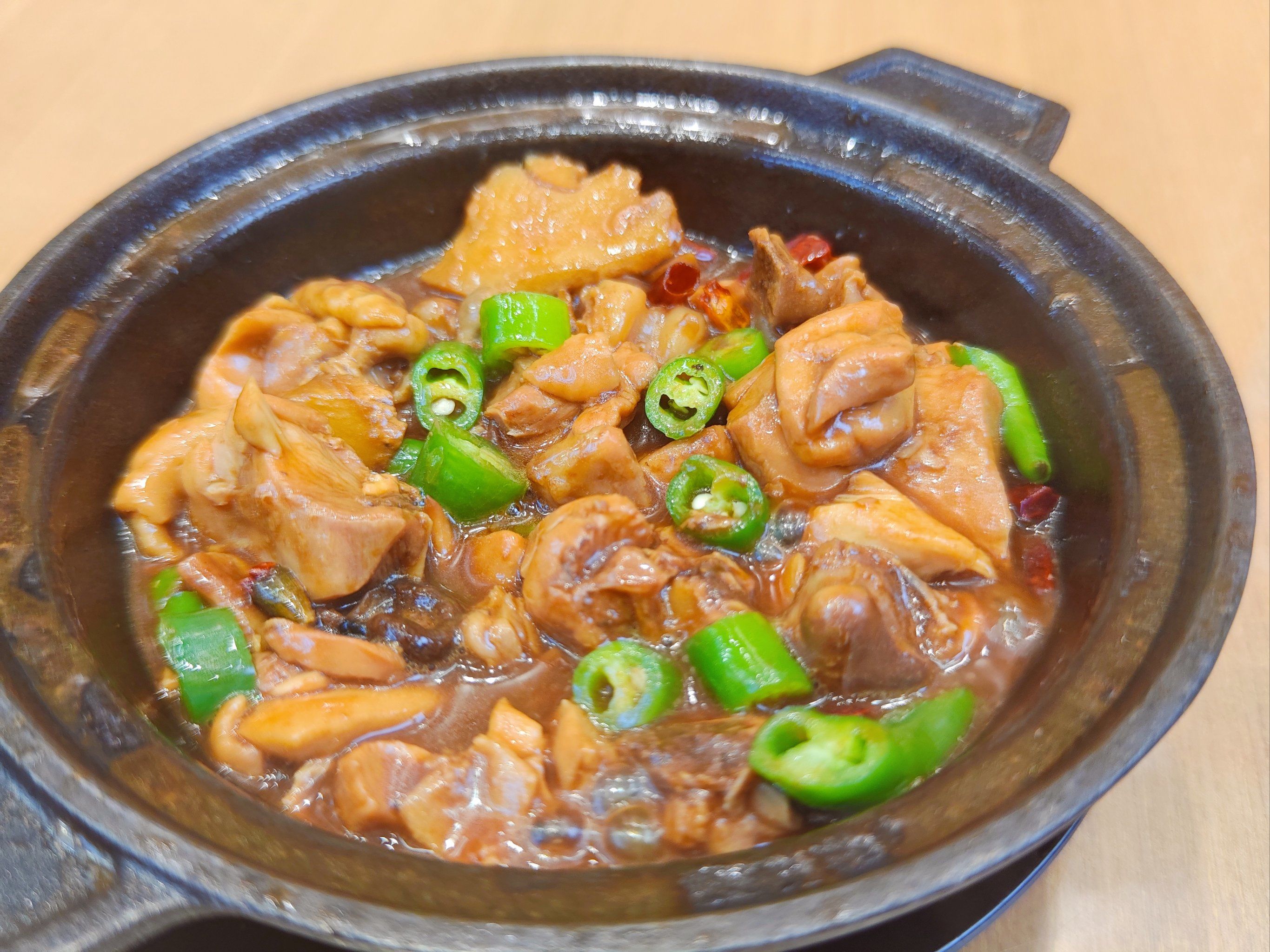 黄焖鸡米饭还得吃现做的
