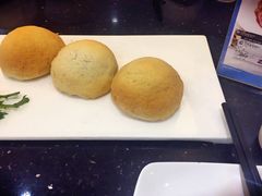 酥皮叉烧包-避风塘·老港味餐厅(虹口龙之梦店)