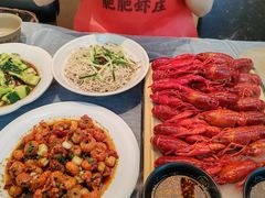 -肥肥虾庄·金牌油焖大虾(东湖欢乐谷店)
