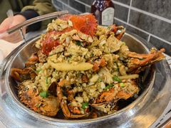 -凤凰路何眼镜香辣蟹(花果园店)