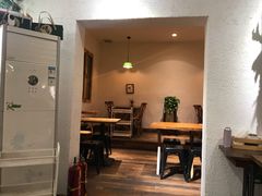-猫爷的腔调·黔小馆(交大医学住宅区店)