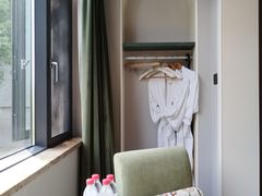 -泸州泸舍酒店(江阳区水井沟步行街店)