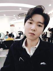 -MOVAN  HAIR莫凡匠人发型屋