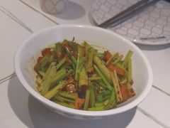-阿瓦山寨·湘菜现炒·剁椒鱼头王(咸阳总店)