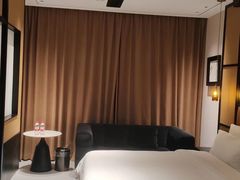 -万泊酒店(长沙五一广场国金中心店)