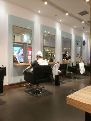 点击看大图 门面-东方麒麟·潘多拉SALON