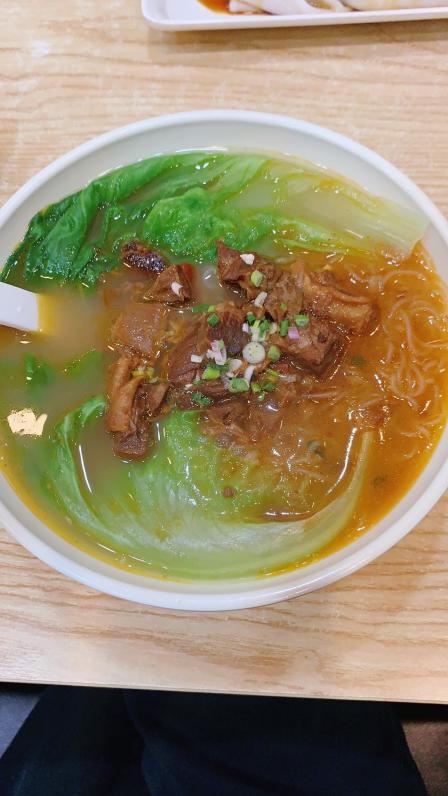 「牛腩汤粉」牛腩入味,闷得够软,筋部位置爽口弹牙,搭配米粉,好正啊!