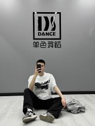 -单色舞蹈