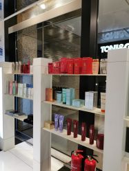-TONI&GUY