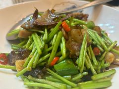 茼蒿炒湖南腊肉-潇湘·永州会馆(百子湾店)