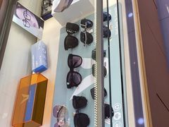 -光明眼镜·蔡司授权(徐泾店)