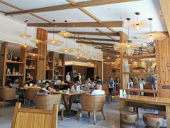 大堂-芳草地度假酒店·野炉中餐厅