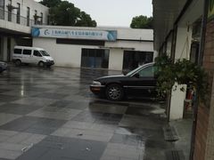 -蜂鸟快修喷漆钣喷汽修旗舰工厂(军工路店)