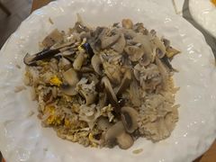 黑松露菌菇炒饭-十面欢腾·海鲜面·台式Bistro(长乐路店)