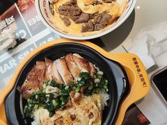 星厨葱油鸡腿扒饭-文通冰室(东方宝泰店)