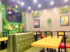 -愉肴麻辣香锅(中山路店)