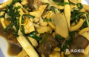 Preserved Meat Stir-fried with Winter Bamboo Shoots