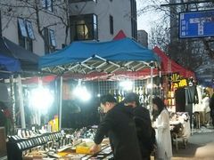 -吴山路夜市
