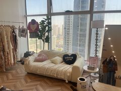 -眷顾自助服装工作室(中南金石国际广场A座店)