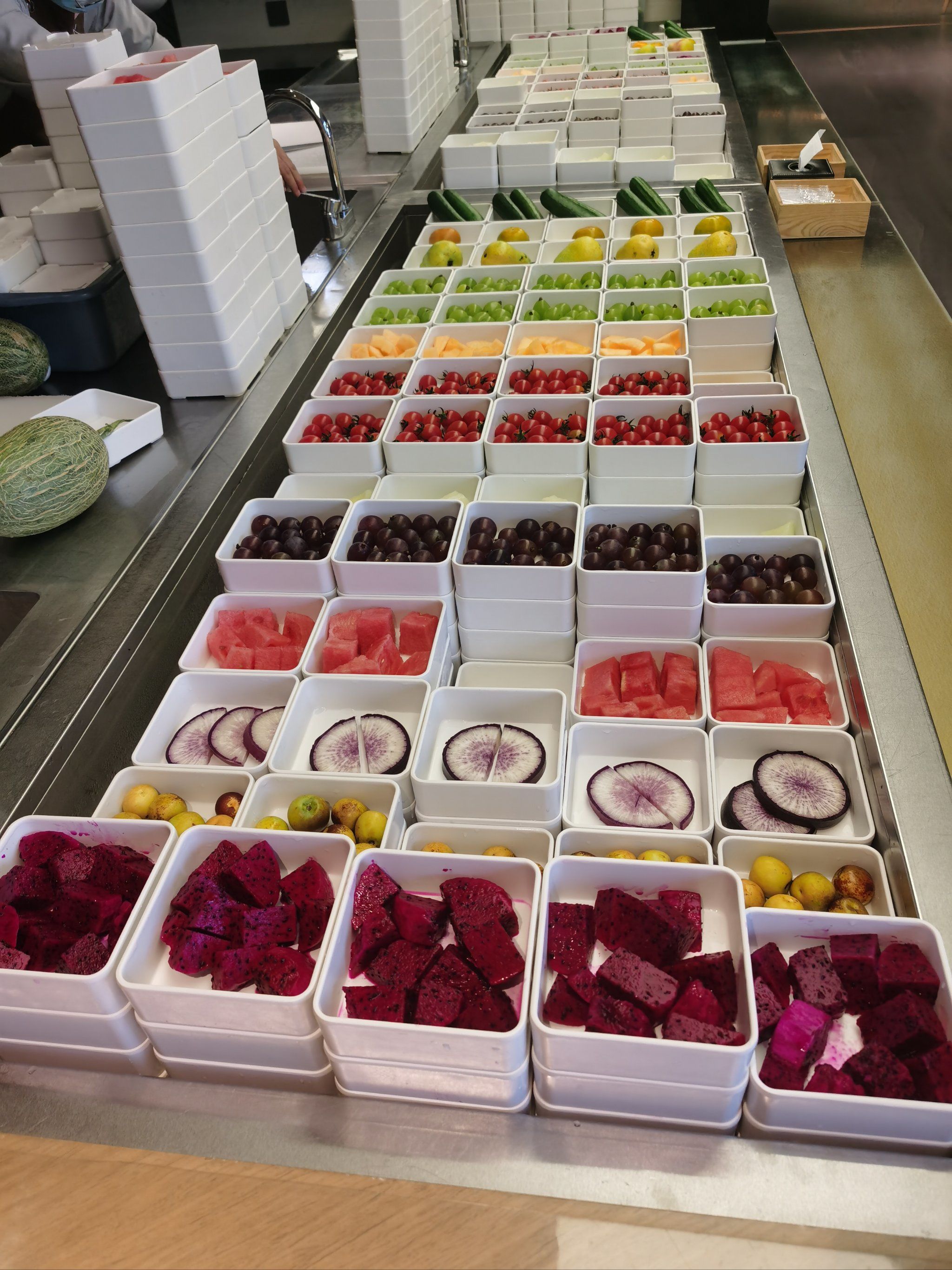 服务非常好,水果多,水果丰富,水多,水丰