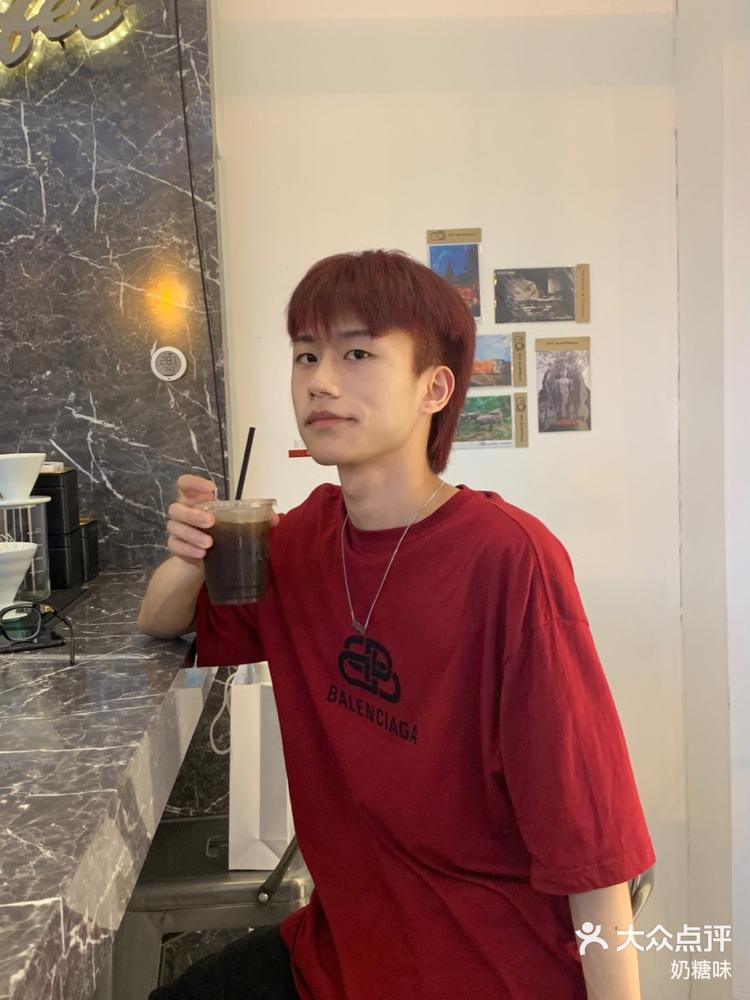 染发男生不用漂直接染的元气发色草莓棕红色不用漂的阳光男孩元气发色