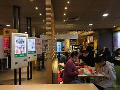 大堂-麦当劳(百荣世贸商城店)