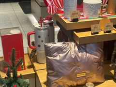 -星巴克臻选(上海中环广场2F店)