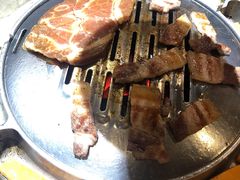 -哈哈碳都·牛肋条无限自助烤肉(台江万达店)