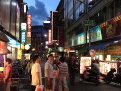 -六合夜市