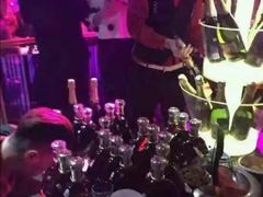 -梁记特色桂林米粉