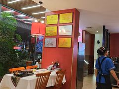 -刘姐啤酒鱼民族演艺餐厅(西街总店)