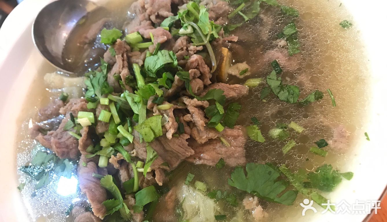 乐山地道跷脚牛肉来上海了--杨三孃跷脚牛肉