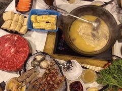 -鲜入围煮花胶鸡海鲜火锅