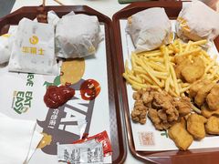 -华莱士·全鸡汉堡(五号路店)