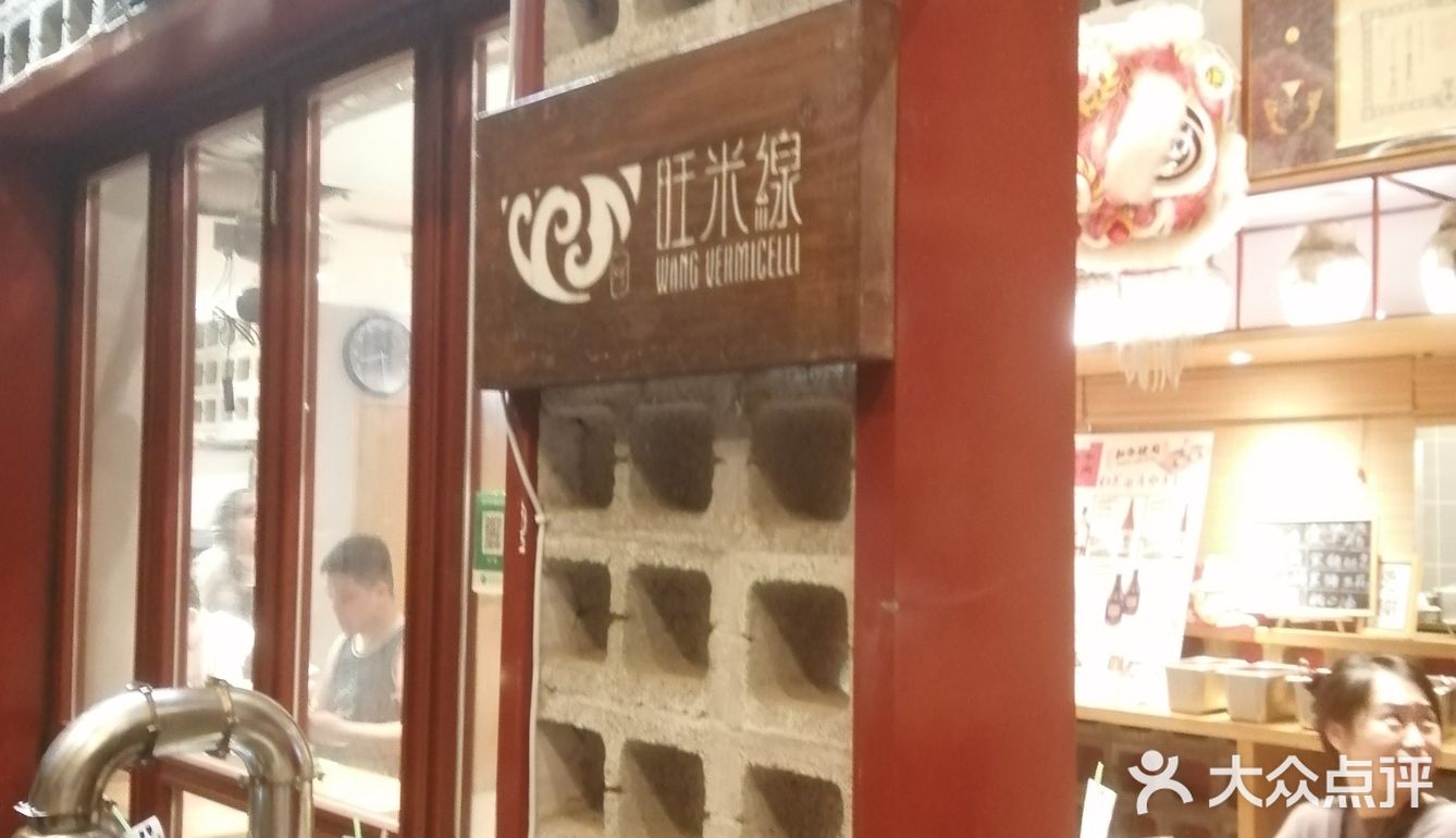 烤肉滋滋冒油，也太有食欲了！