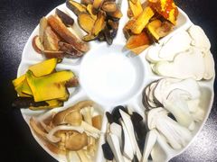 -野菌皇海景野生菌火锅(滨海大道店)