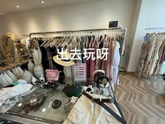 -眷顾自助服装工作室(中南金石国际广场A座店)