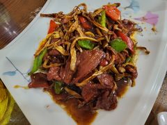 茶树菇炒牛柳-咱家小院(汉中门店)
