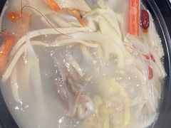 -三人行骨头王火锅(长寿店)