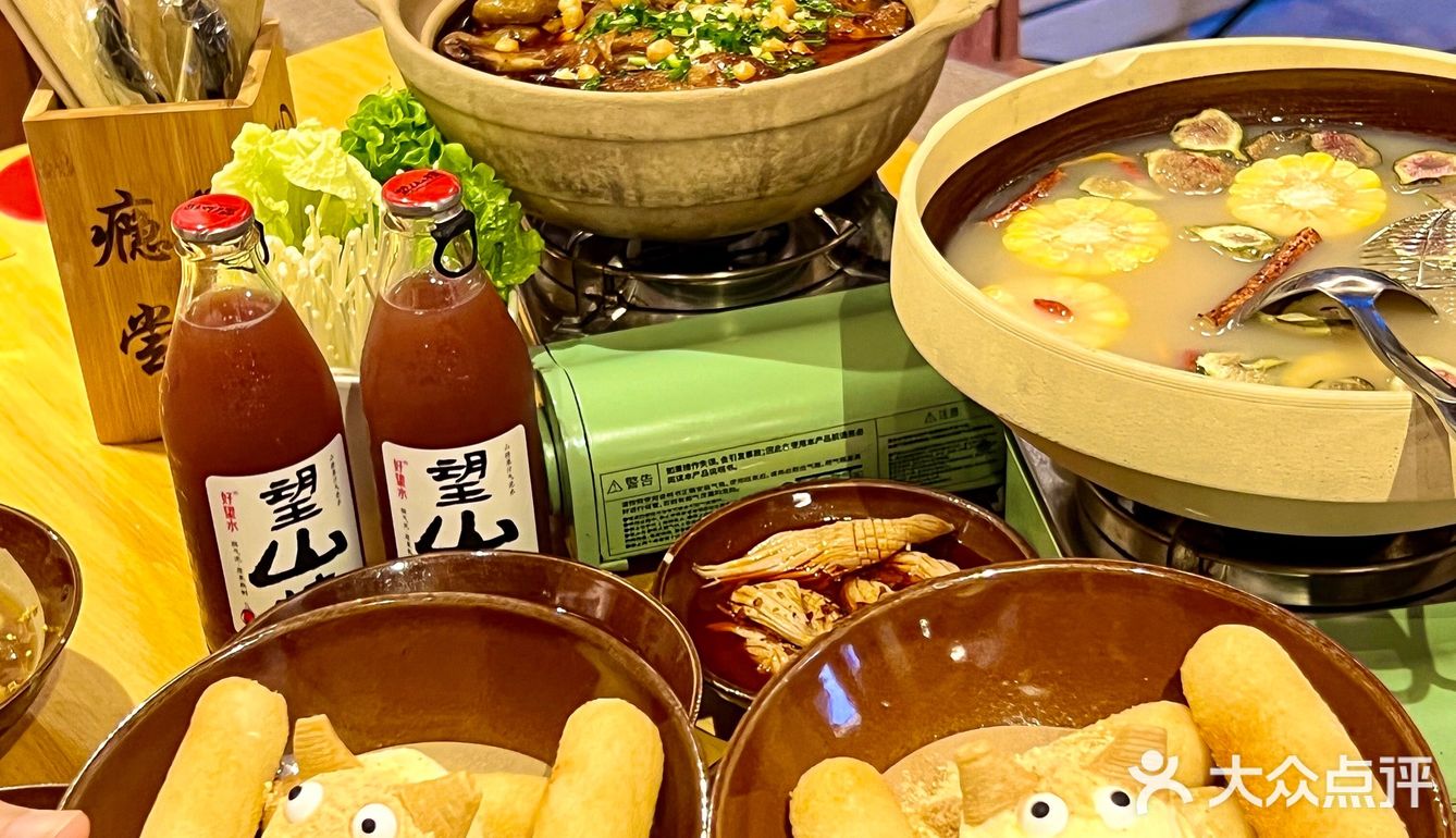 南宁氛围感小店！！！露天电影咕嘟肥肠煲🆘～
