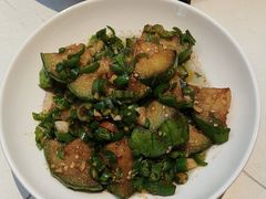 -阿瓦山寨·湘菜现炒·剁椒鱼头王(咸阳总店)