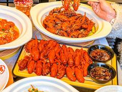 -肥肥虾庄·金牌油焖大虾(汉街SKP店)