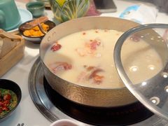 -洪氏嗨捞·猪肚鸡火锅(阳光天地店)