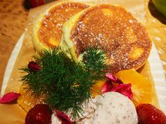 舒芙蕾松塔饼配干酪gelato冰淇淋-野草莓自由市场